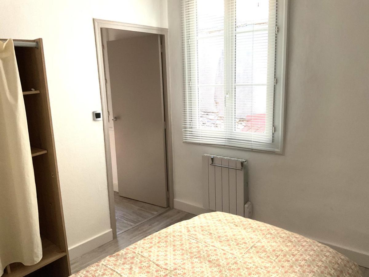Ferienwohnung Place Aux Herbes Nîmes Exterior foto