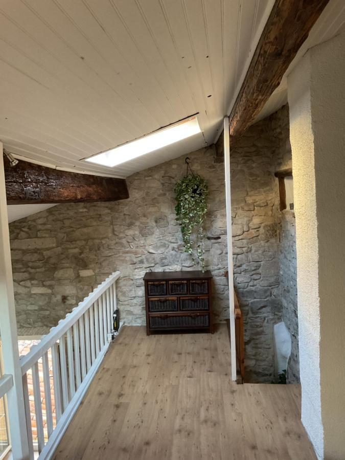 Ferienwohnung Place Aux Herbes Nîmes Exterior foto