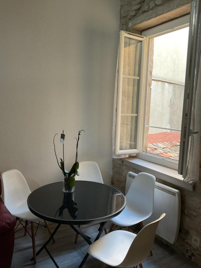Ferienwohnung Place Aux Herbes Nîmes Exterior foto