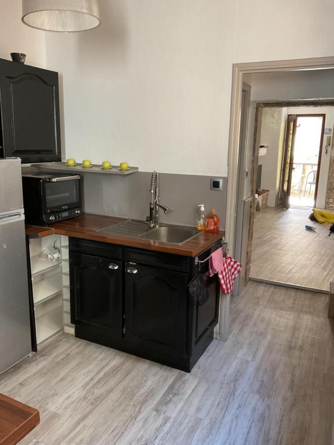 Ferienwohnung Place Aux Herbes Nîmes Exterior foto
