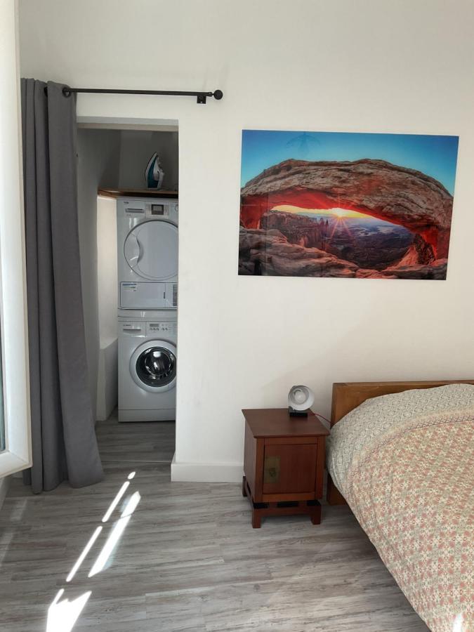 Ferienwohnung Place Aux Herbes Nîmes Exterior foto