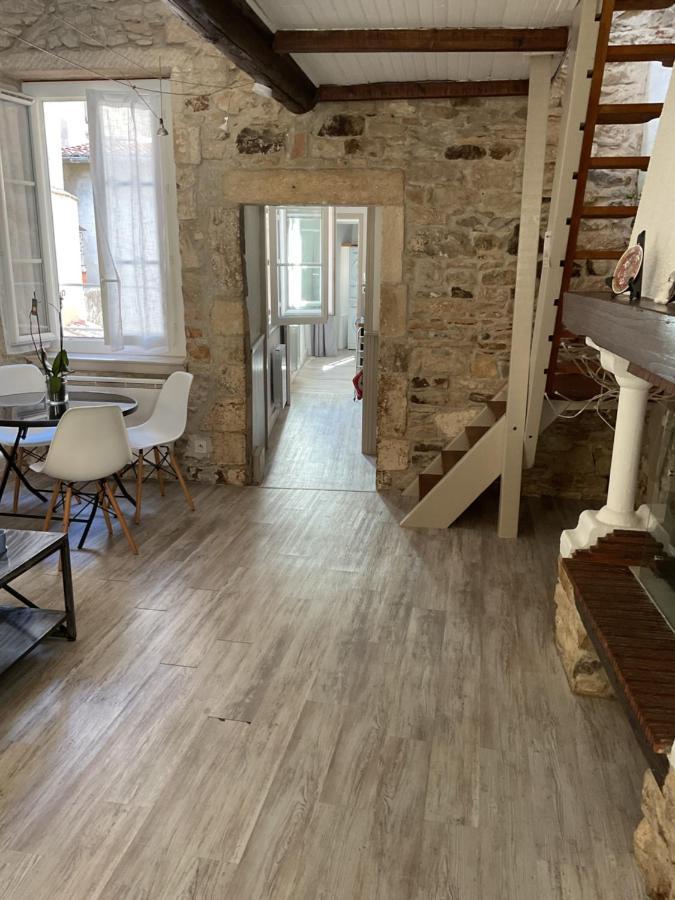 Ferienwohnung Place Aux Herbes Nîmes Exterior foto