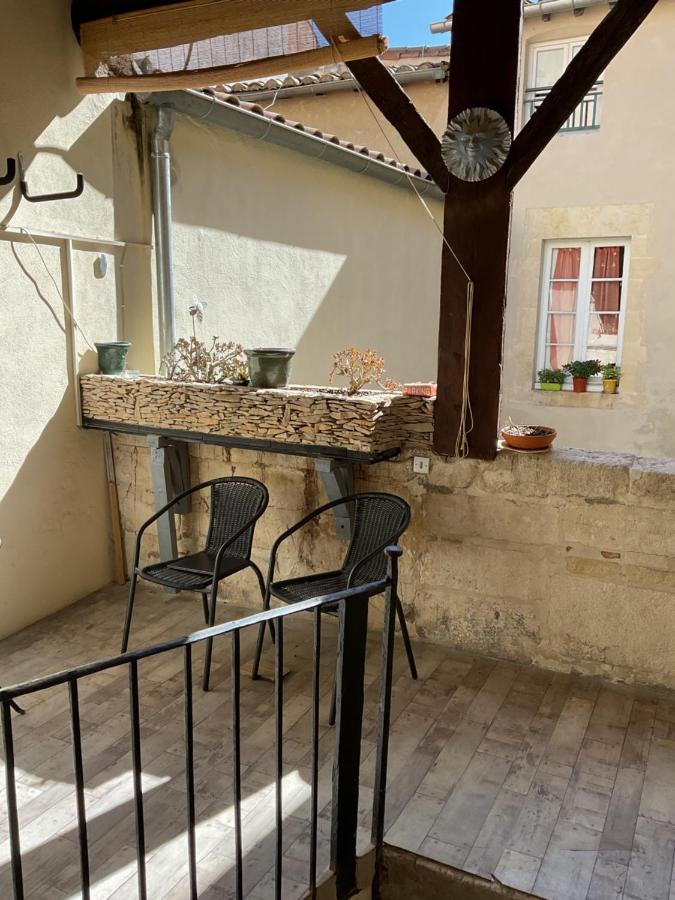 Ferienwohnung Place Aux Herbes Nîmes Exterior foto